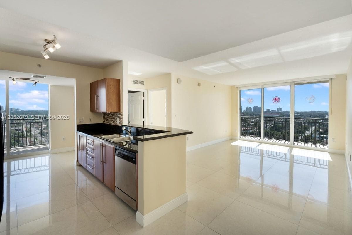 3232 SW 22nd St # 1701, Miami, FL 33145