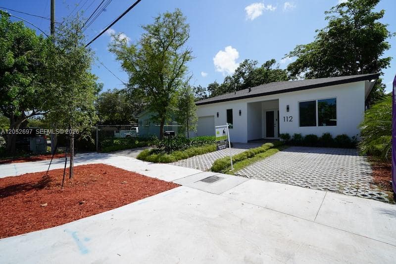 112 NW 24th Ct, Miami, FL 33125 — zdjęcie 2