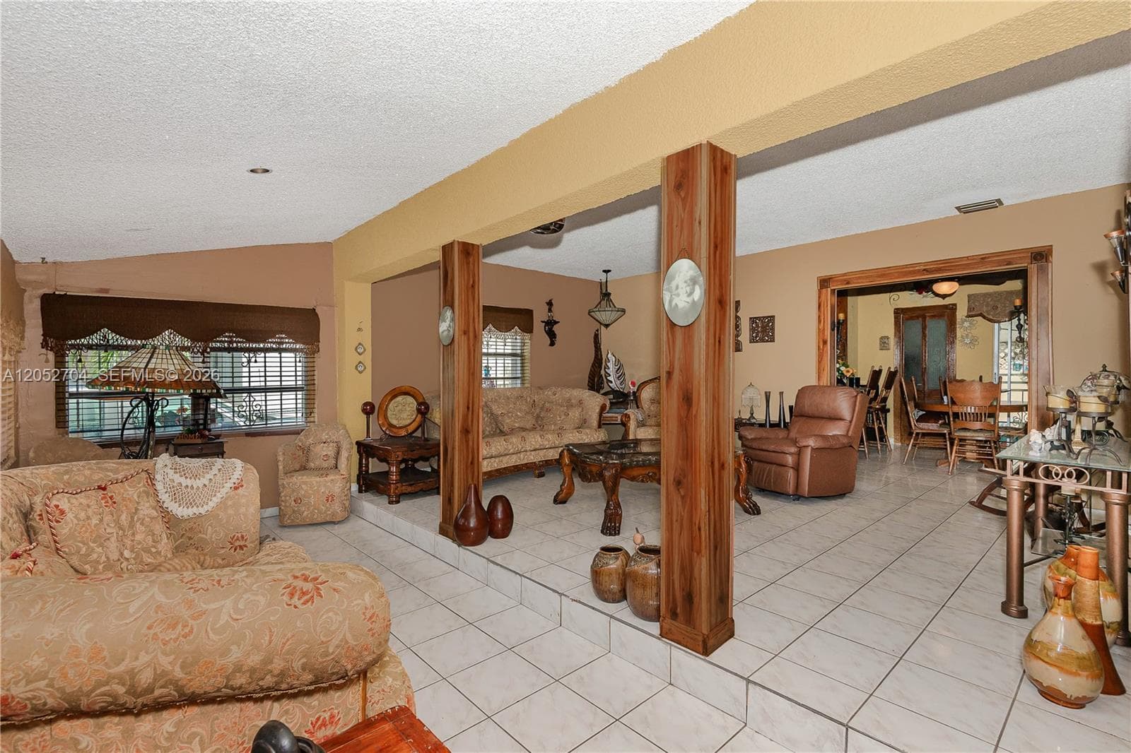 225 E 43rd St, Hialeah, FL 33013 — zdjęcie 3