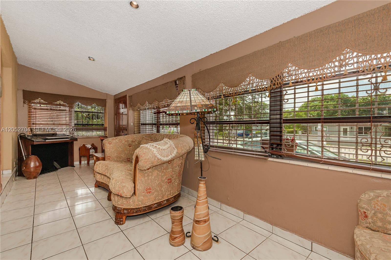 225 E 43rd St, Hialeah, FL 33013 — zdjęcie 4