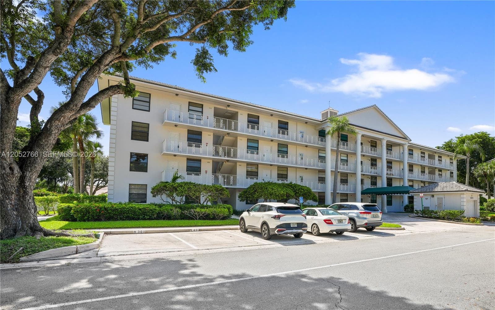 3516 Whitehall Dr # 301, West Palm Beach, FL 33401 — zdjęcie 2