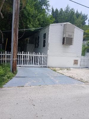 13621 NE 25th Ave # -, North Miami, FL 33181 — zdjęcie 2