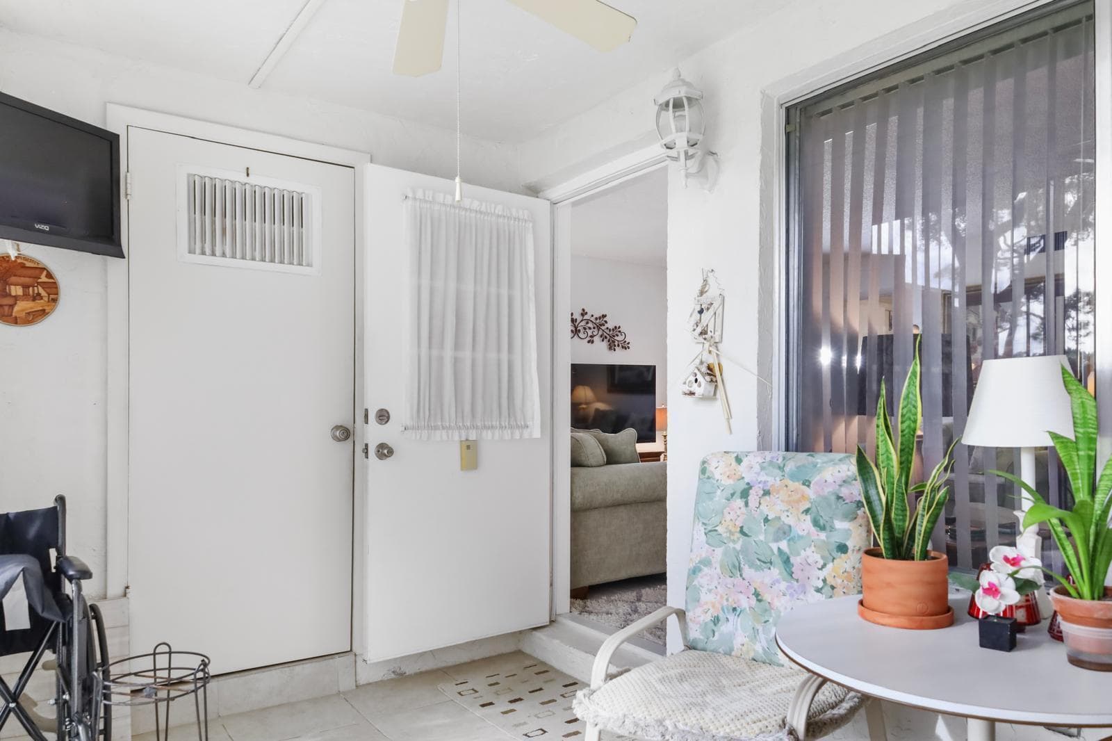 106 Lake Pine Circle # C-1, FL 33463 — zdjęcie 2