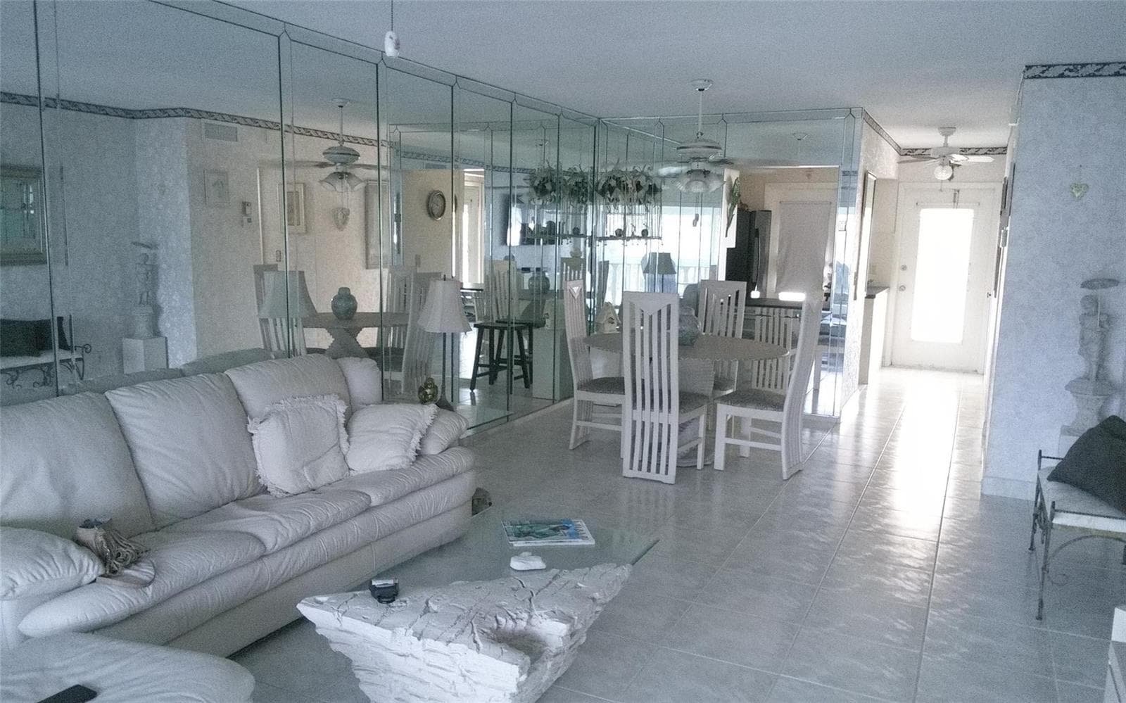 460 Paradise Isle Boulevard # 301, Hallandale Beach, FL 33009 — zdjęcie 2
