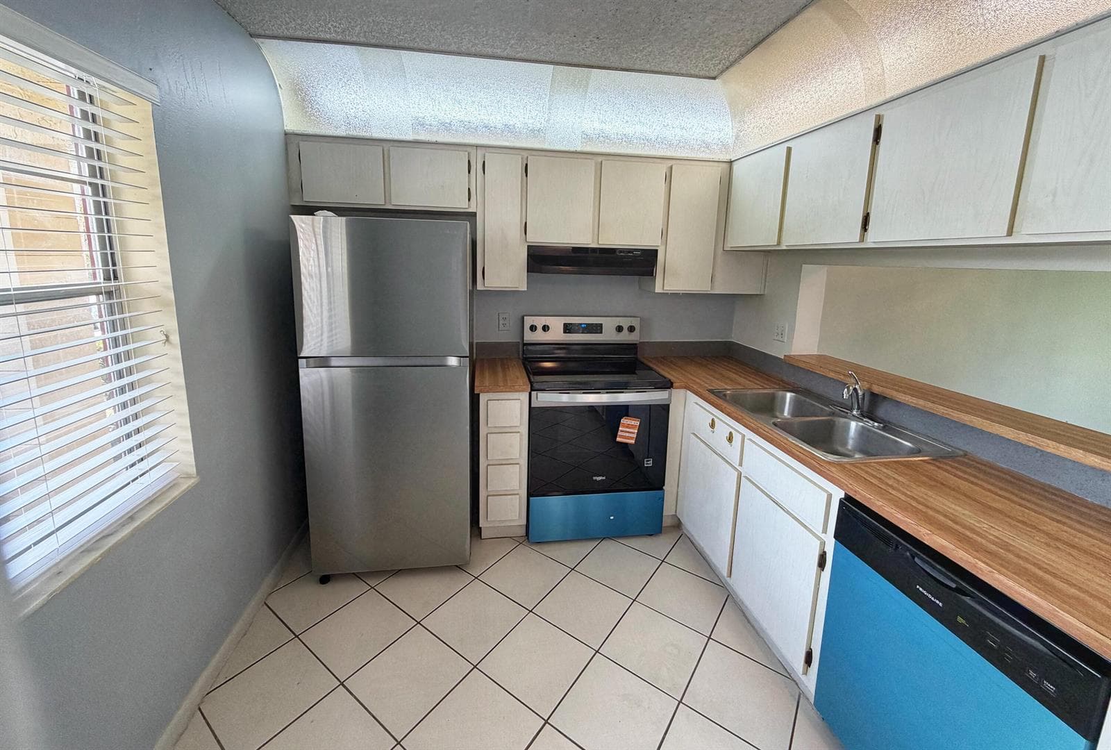 3652 N UNIVERSITY Drive # C-3, Coral Springs, FL 33065