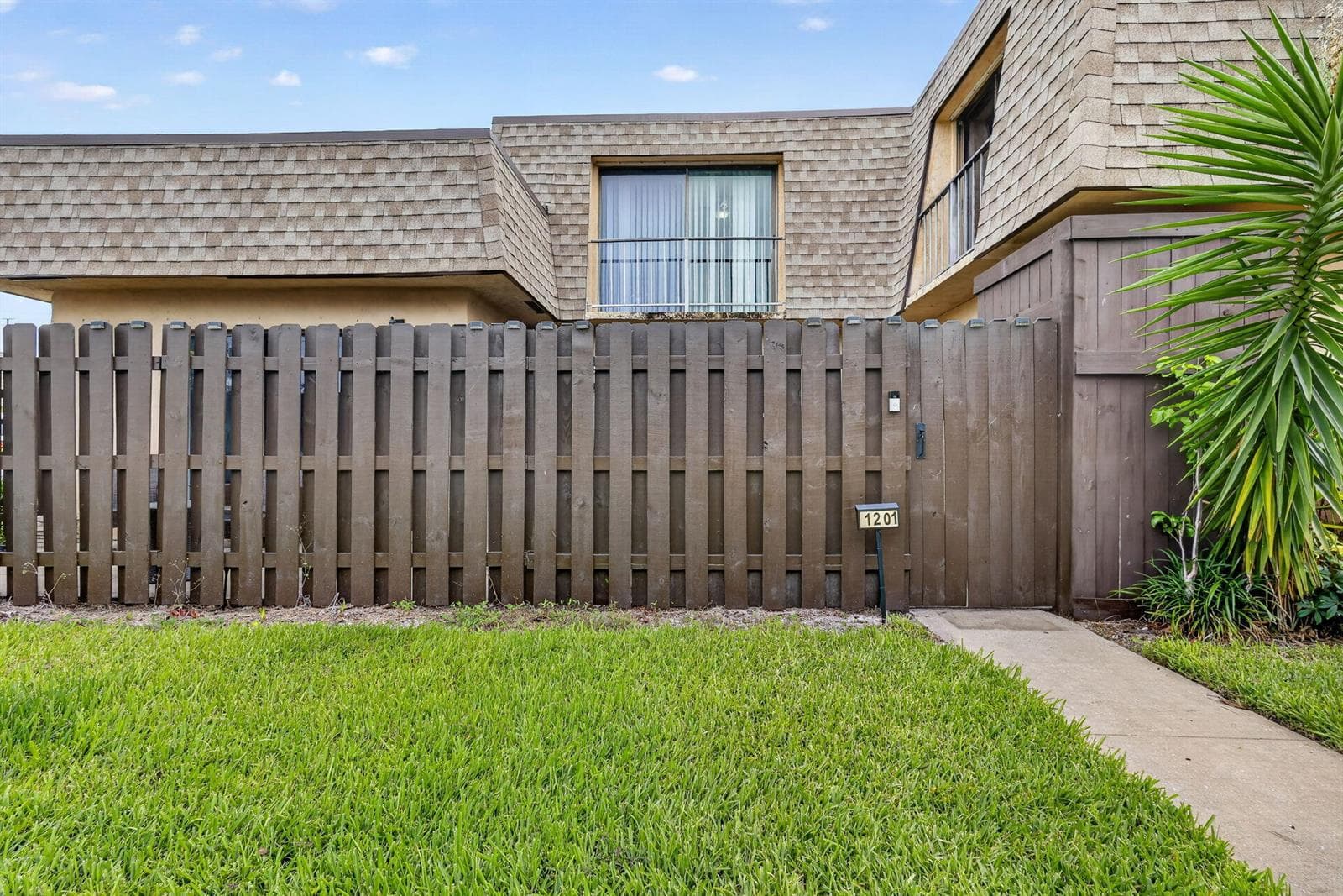 1201 WATERVIEW Circle # 12a, Palm Springs, FL 33461