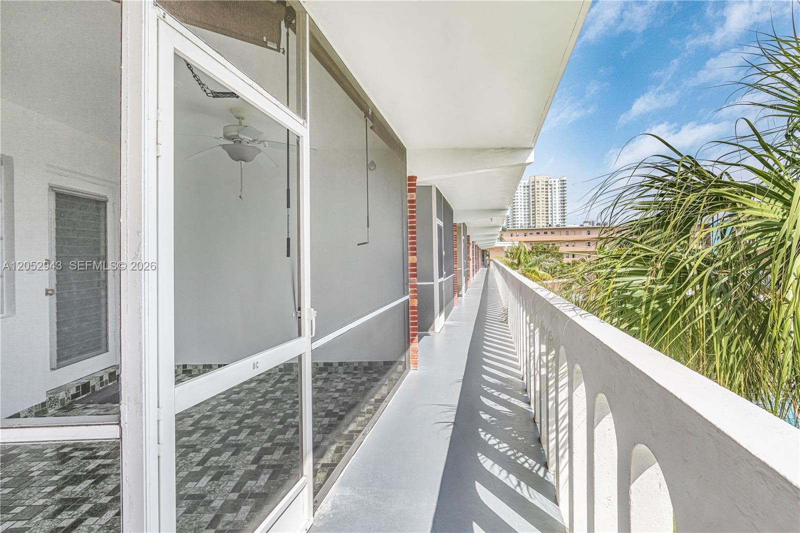 201 NE 14th Ave # 8C, Hallandale Beach, FL 33009 — zdjęcie 3
