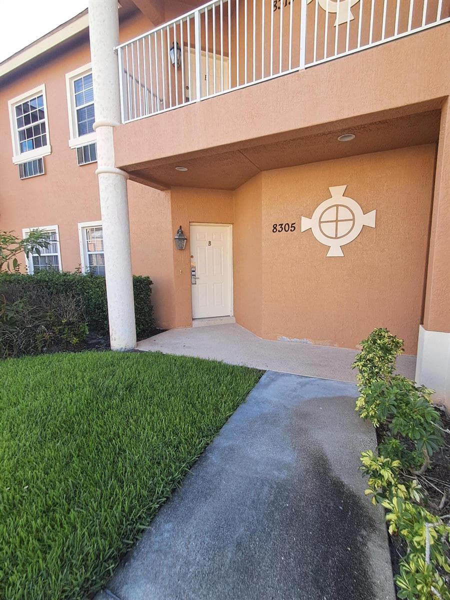 8305 Mulligan Circle # B, FL 34986