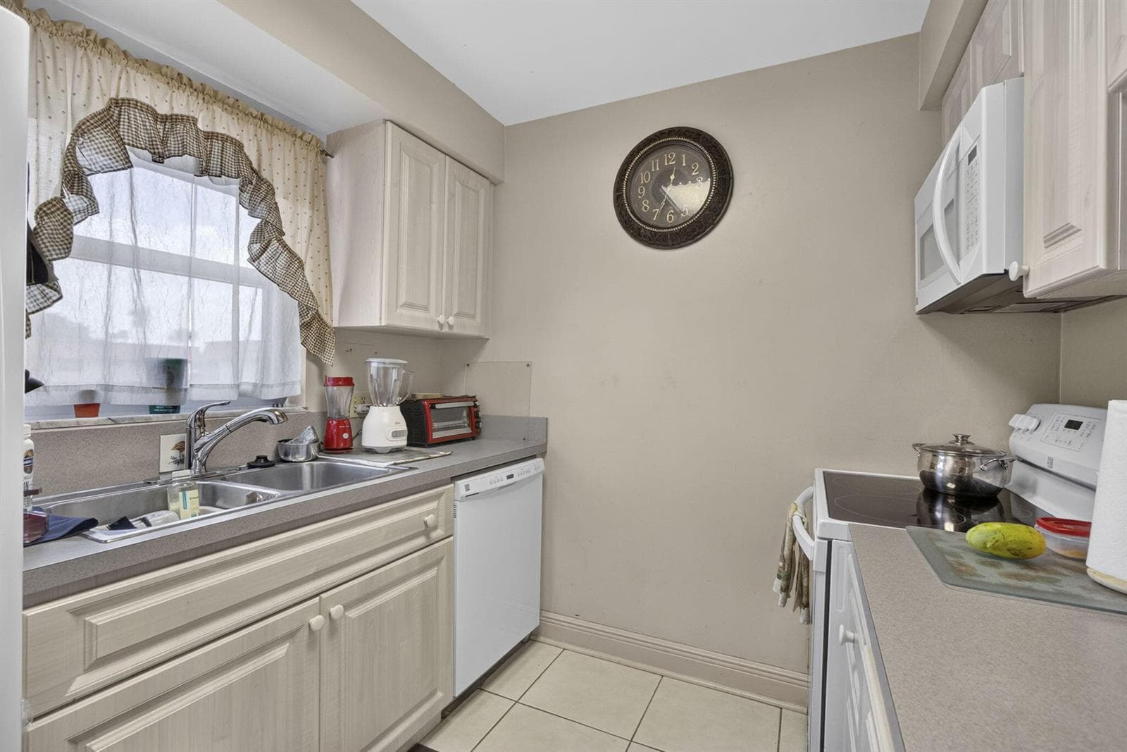 12022 W Greenway Drive # 201, Royal Palm Beach, FL 33411 — zdjęcie 4