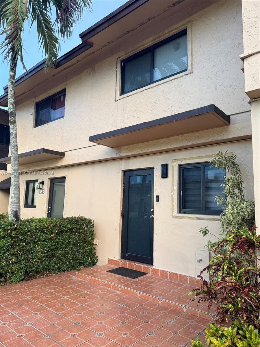 131 SW 109th Ave # L5, Sweetwater, FL 33174