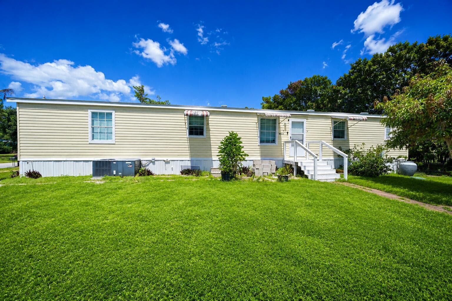 8137 SW WILDWOOD Drive, Stuart, FL 34997 — zdjęcie 2