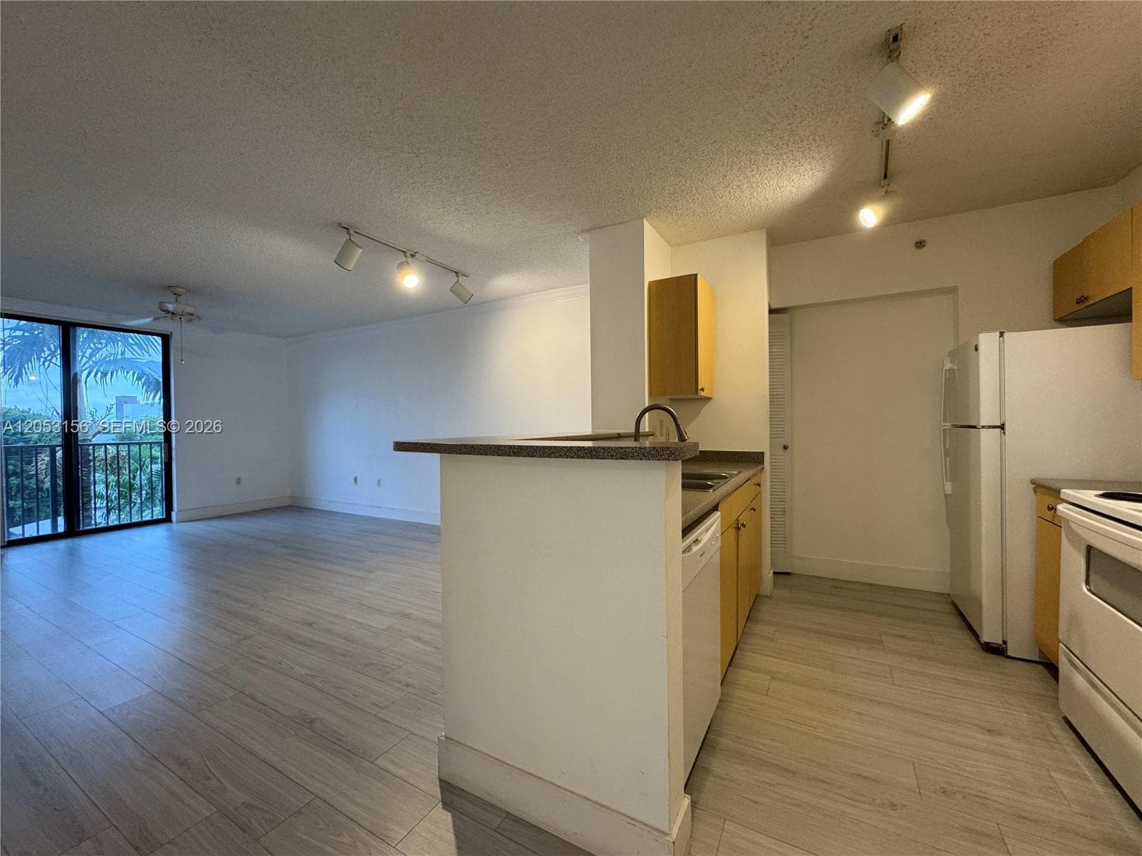 1919 Van Buren St # 506A, Hollywood, FL 33020 — zdjęcie 3