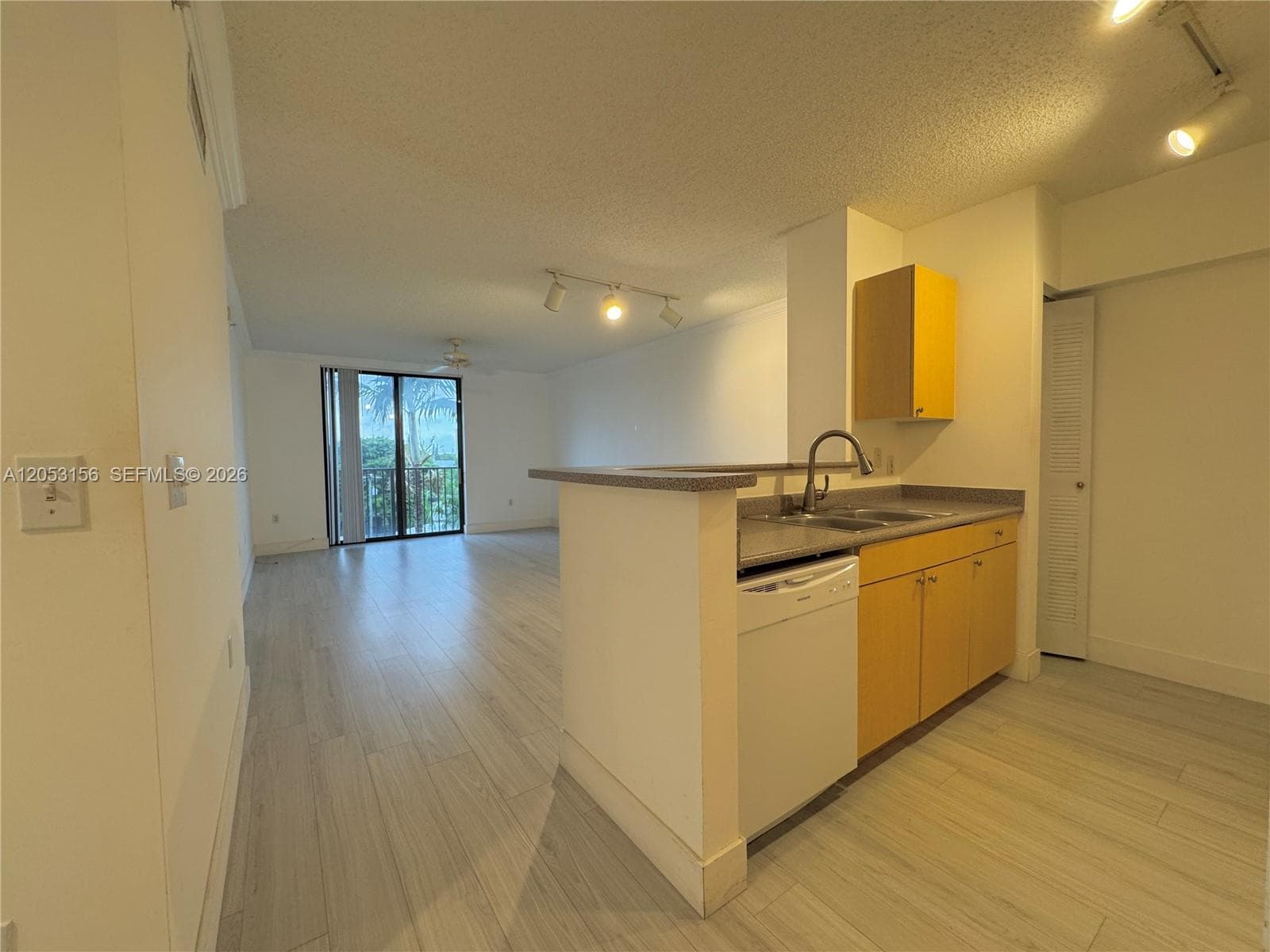 1919 Van Buren St # 506A, Hollywood, FL 33020 — zdjęcie 5