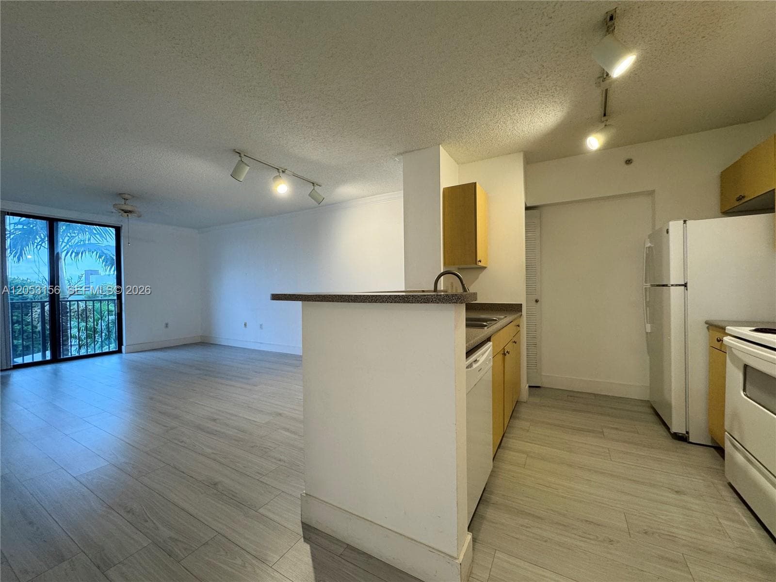 1919 Van Buren St # 506A, Hollywood, FL 33020 — zdjęcie 4