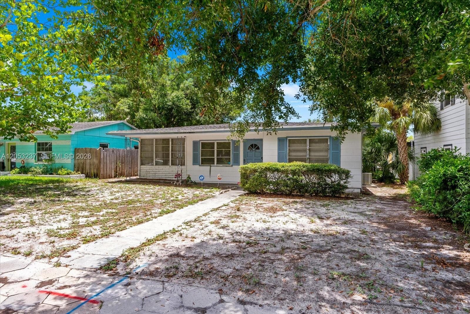 4946 2nd Ave N ST PETERSBURG, Other City - In The State Of Florida, FL 33710 — zdjęcie 2