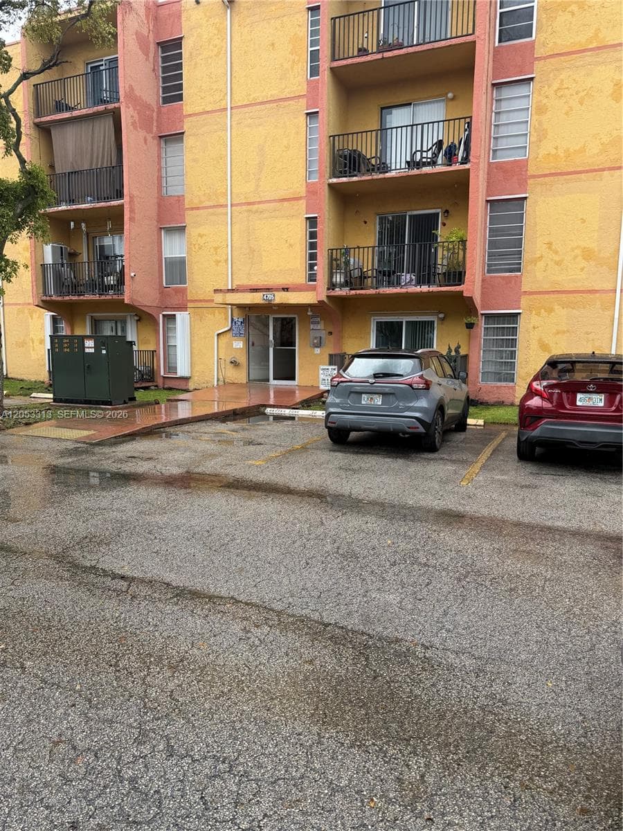 4705 NW 7th St # 110-7, Miami, FL 33126 — zdjęcie 2