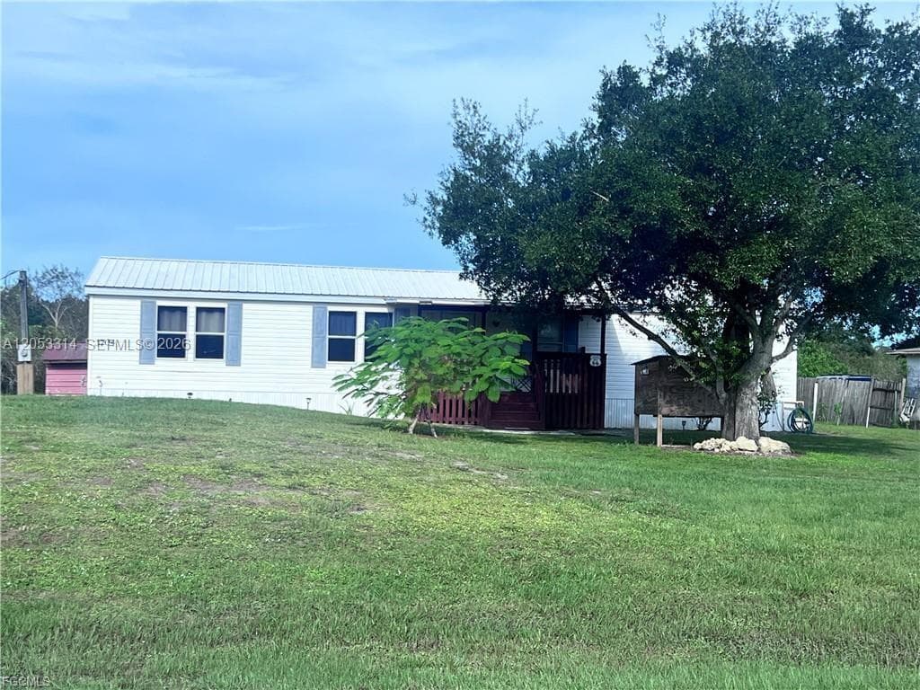 3704 Dustin, La Belle, FL 33935