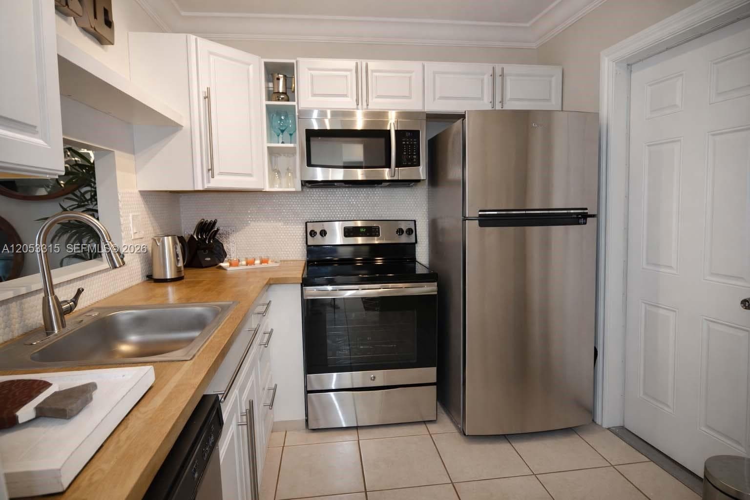 3530 NW 52nd Ave # 509, Lauderdale Lakes, FL 33319 — zdjęcie 4