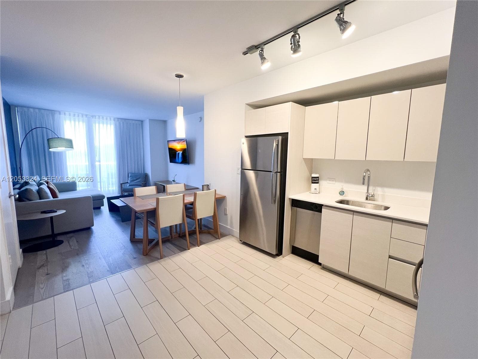 2602 E Hallandale Beach Blvd # R1503, Hallandale Beach, FL 33009 — zdjęcie 4