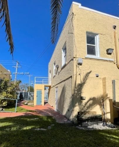 101 SE 2nd St # 2, Dania Beach, FL 33004