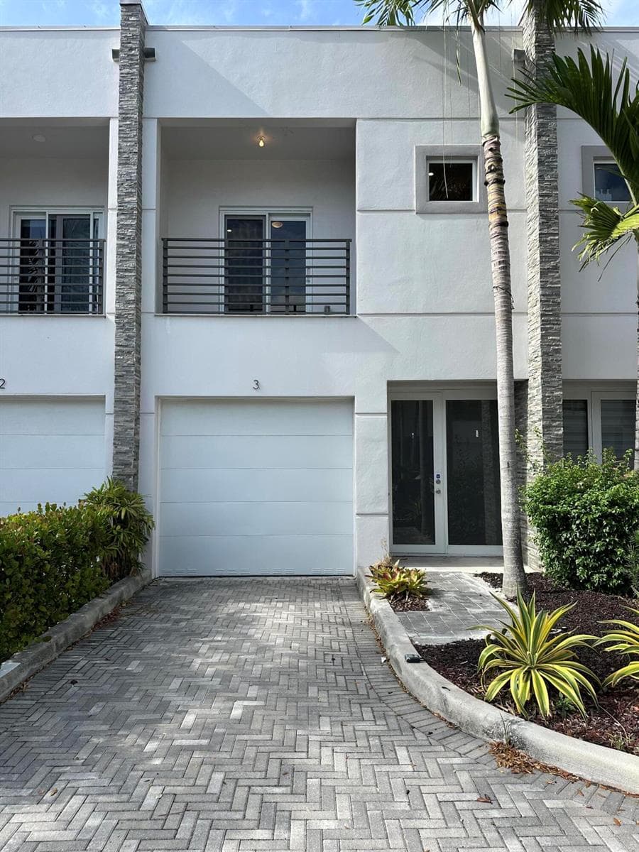 815 NE 17TH Avenue # 3, Fort Lauderdale, FL 33304