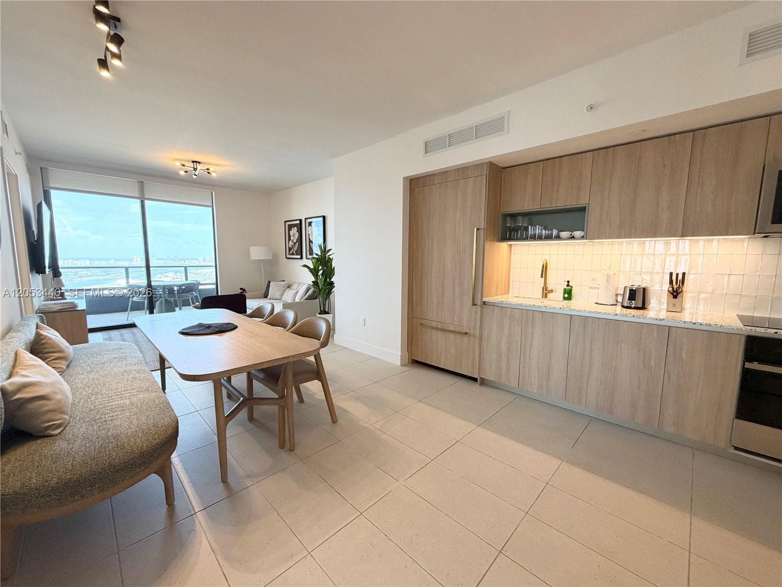 159 NE 6th St # 3215, Miami, FL 33132 — zdjęcie 3