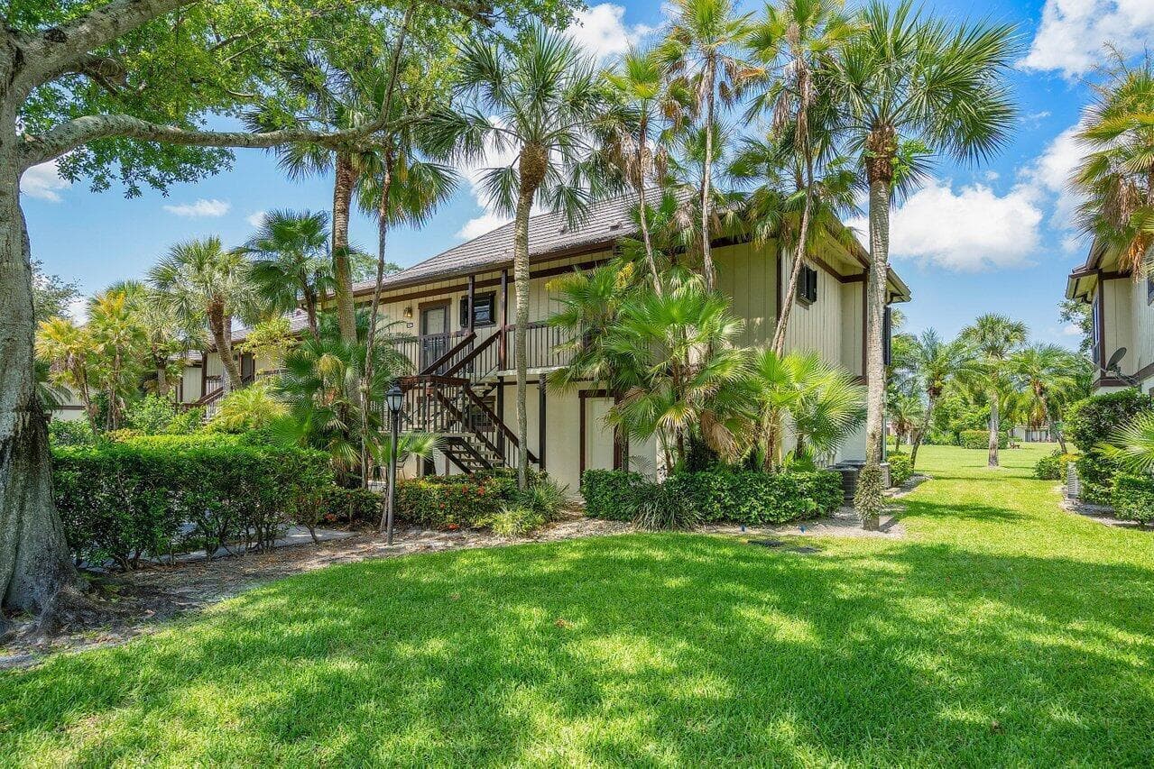 13334 Polo Club Road # 327, Wellington, FL 33414