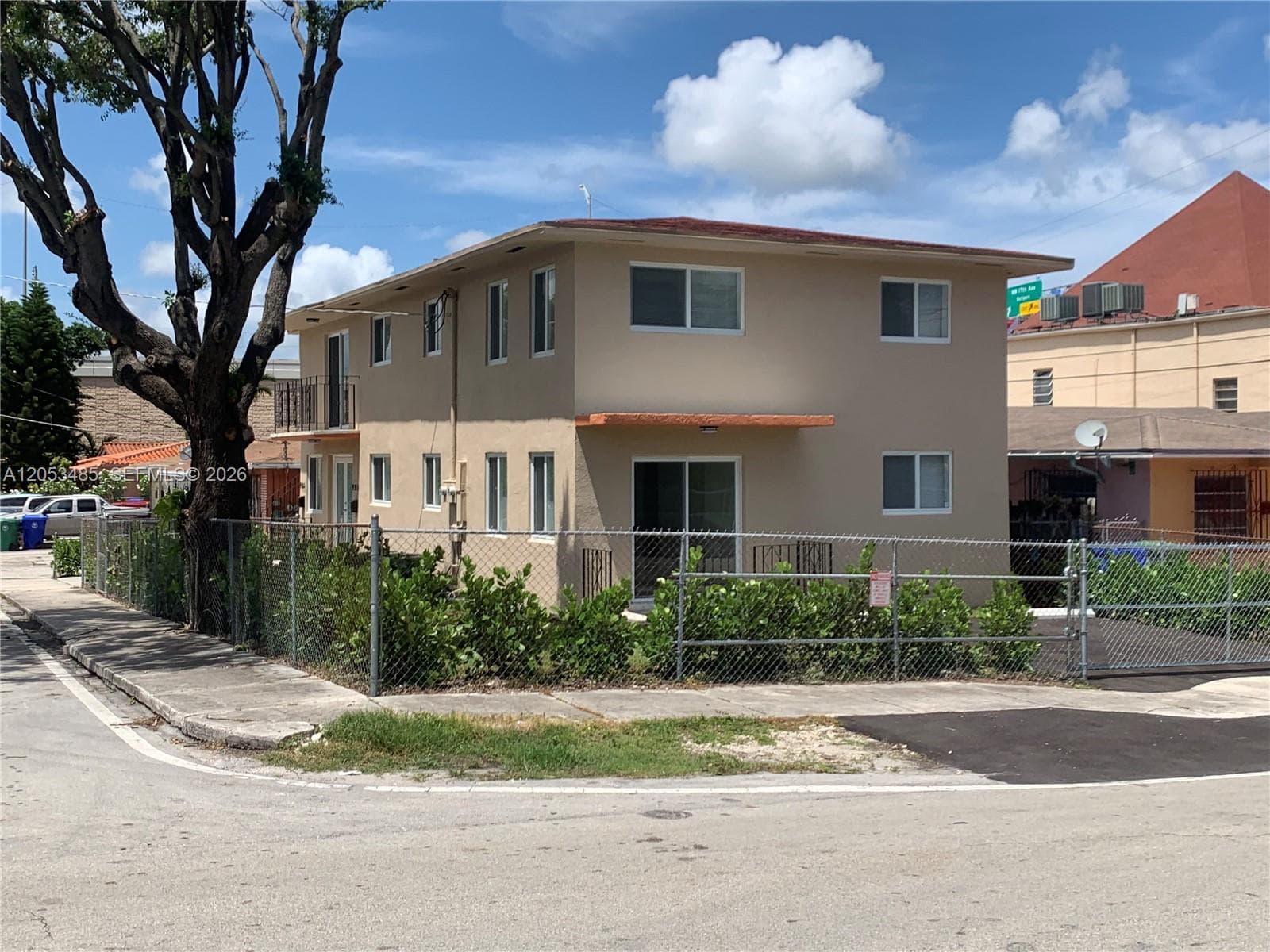 901 NW 22nd Ct, Miami, FL 33125 — zdjęcie 3