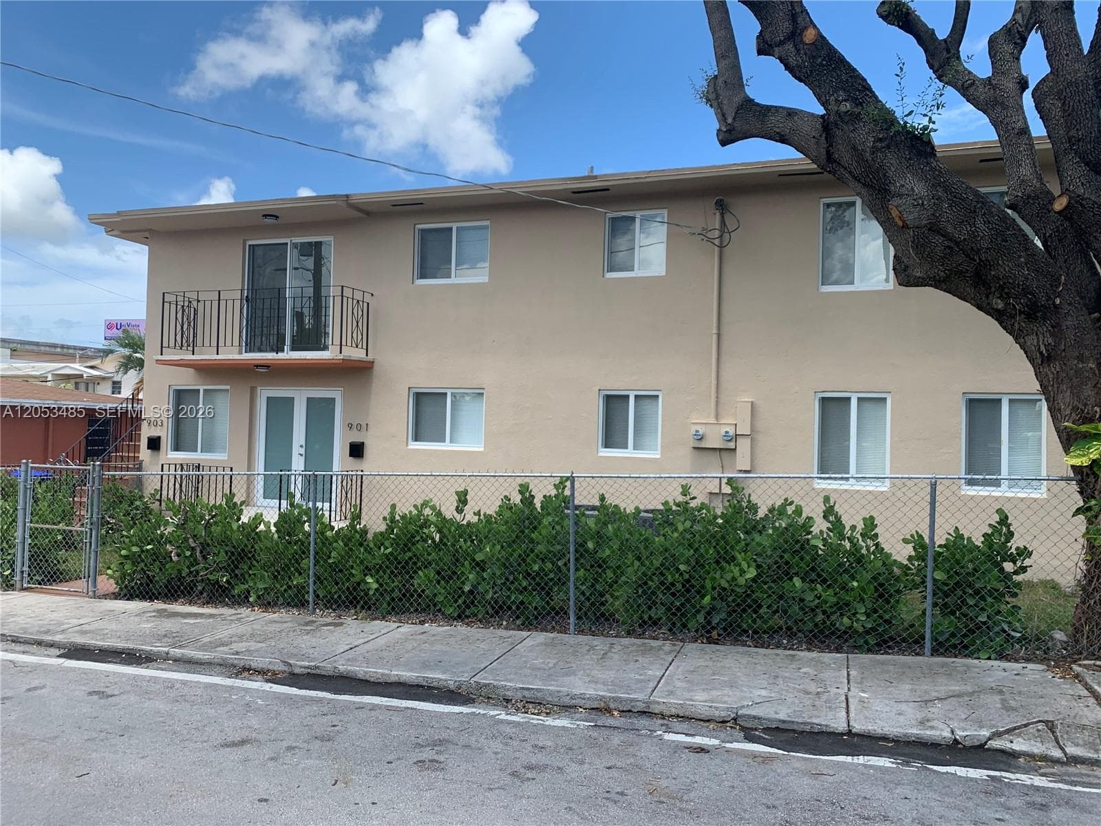 901 NW 22nd Ct, Miami, FL 33125