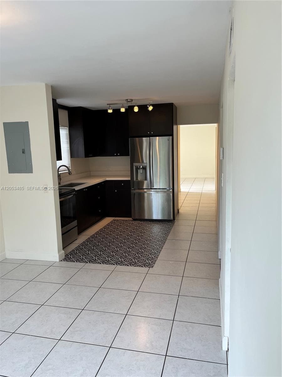 901 NW 22nd Ct, Miami, FL 33125 — zdjęcie 5
