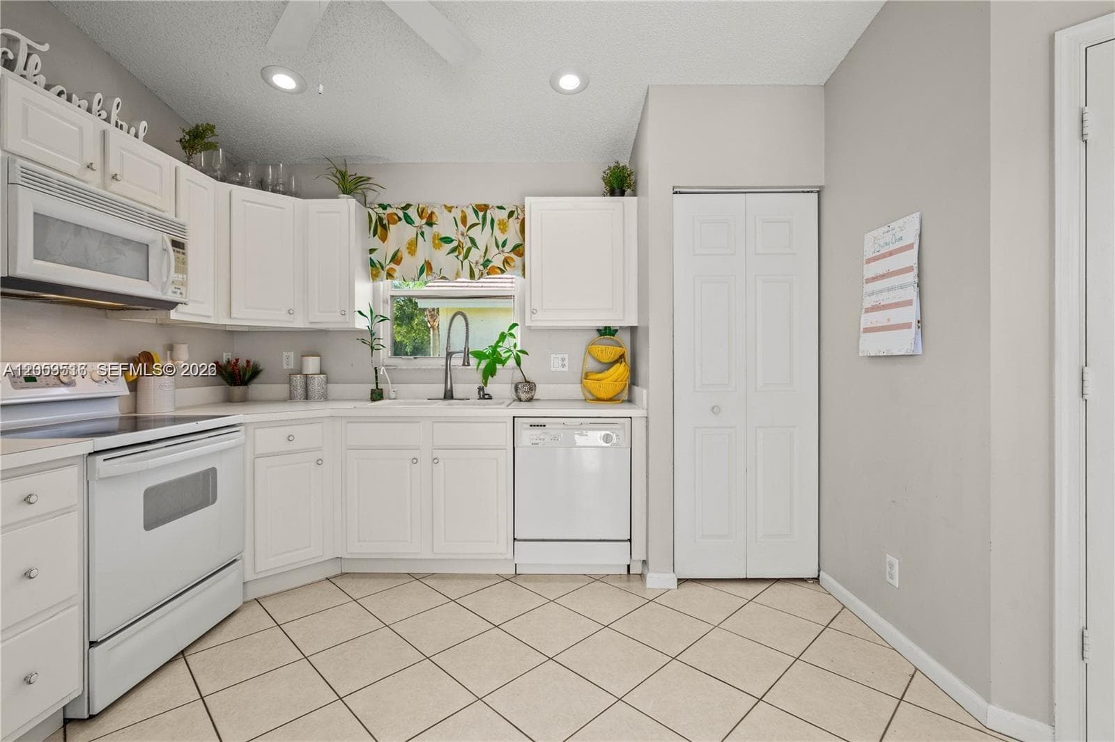 112 Caribe Ct, Green Acres, FL 33413 — zdjęcie 5