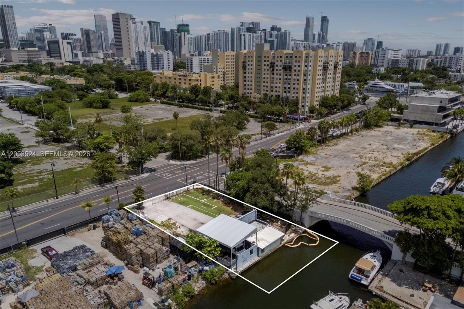 700 NW 7th Ave, Miami, FL 33136