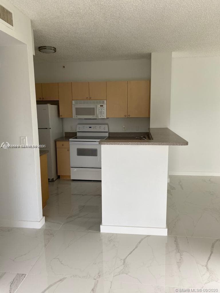 7980 N Nob Hill Rd # 102, Tamarac, FL 33321 — zdjęcie 4