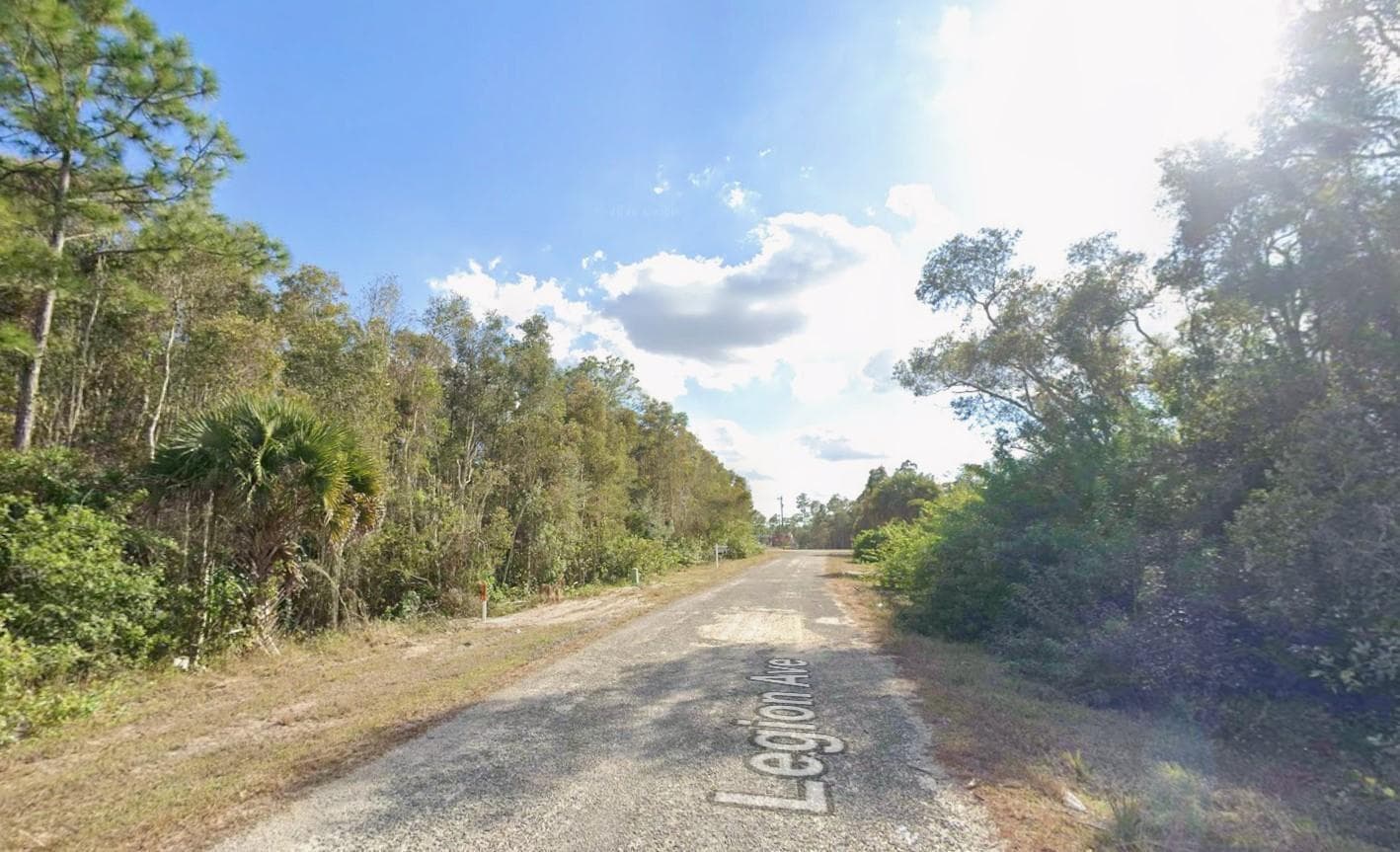 1013 LEGION Avenue, Lehigh Acres, FL 33936 — zdjęcie 2