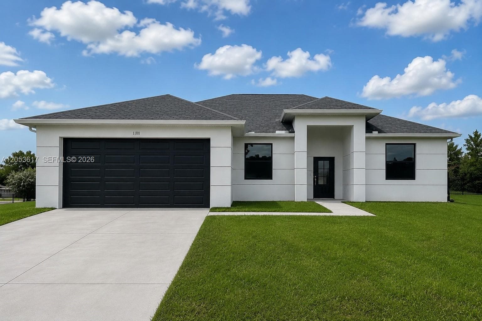 2524 LAKEVIEW DR, Lehigh Acres, FL 33936