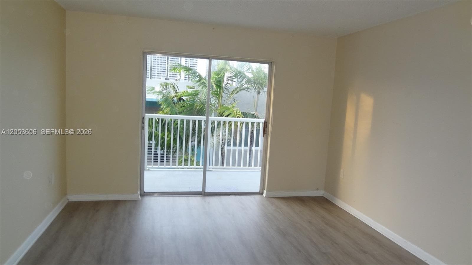 3527 NE 168th St # 407, North Miami Beach, FL 33160 — zdjęcie 5