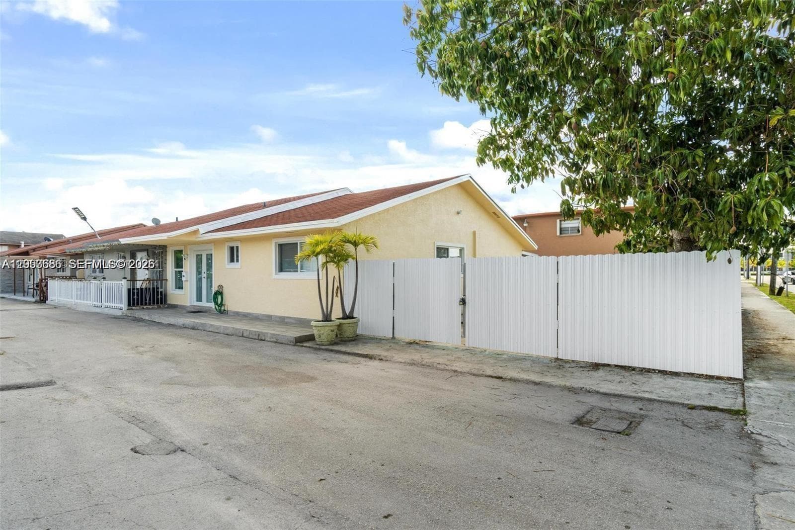 330 W 74th Pl # 330, Hialeah, FL 33014 — zdjęcie 2