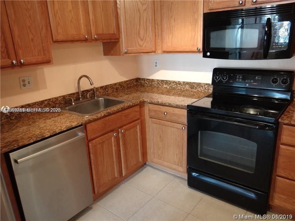 2741 Taft St # 206, Hollywood, FL 33020 — zdjęcie 2