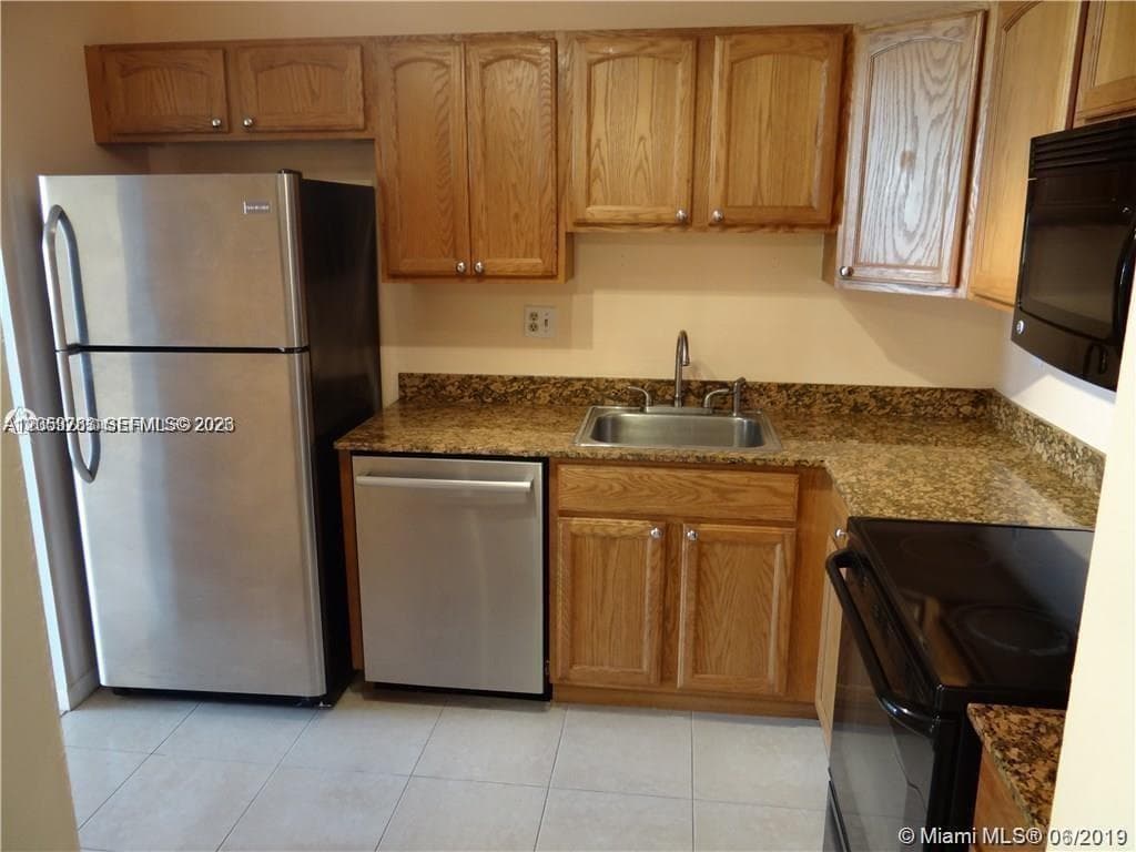 2741 Taft St # 206, Hollywood, FL 33020 — zdjęcie 3