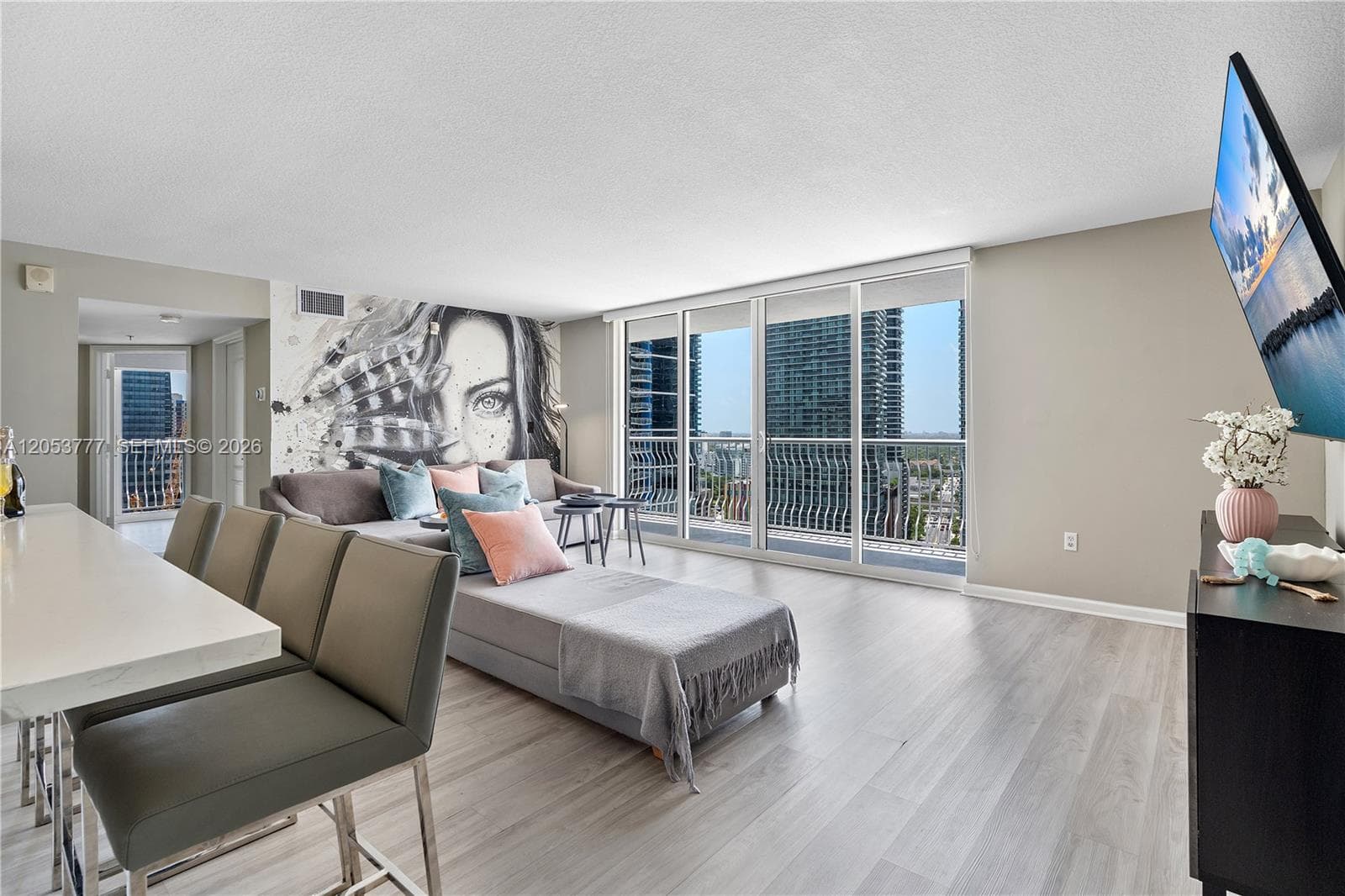 1200 Brickell Bay Dr # 2423, Miami, FL 33131