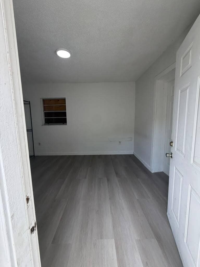 2137 NW 1st Terrace # #R, Miami, FL 33125 — zdjęcie 2