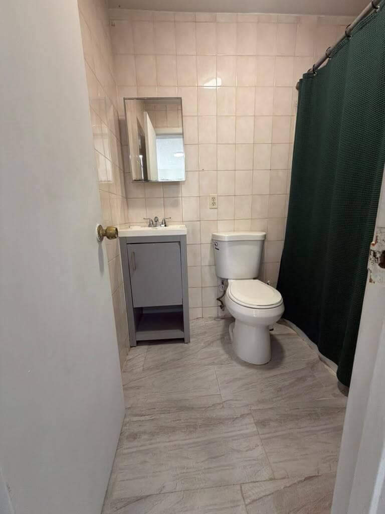 2137 NW 1st Terrace # #R, Miami, FL 33125 — zdjęcie 5
