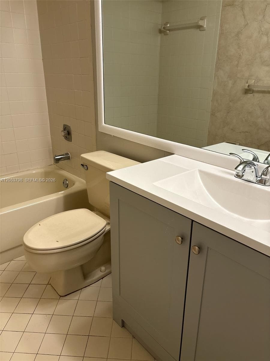 112 Lake Emerald Dr # 207, Oakland Park, FL 33309 — zdjęcie 3
