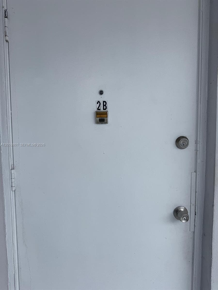 2435 Van Buren St # APT 2B, Hollywood, FL 33020 — zdjęcie 3