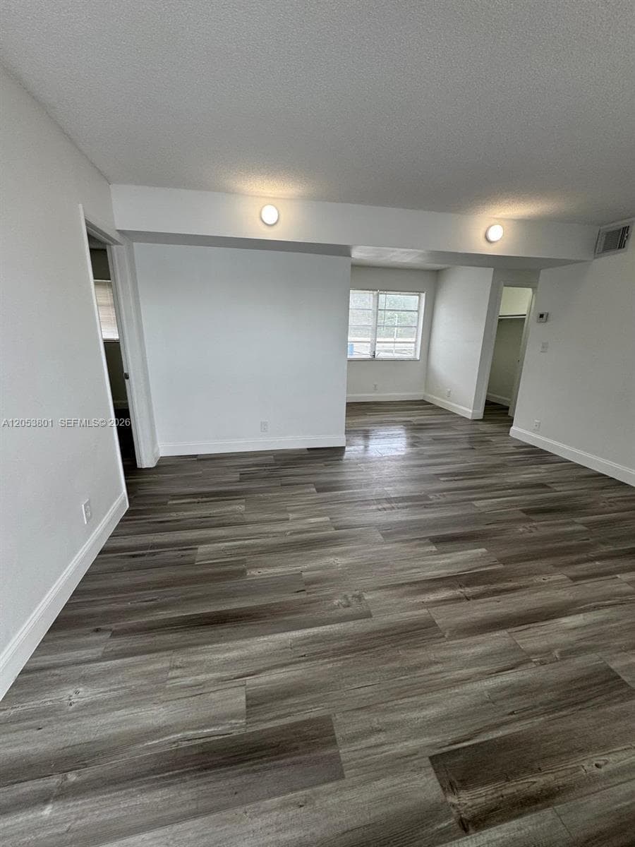 2435 Van Buren St # APT 2B, Hollywood, FL 33020 — zdjęcie 4