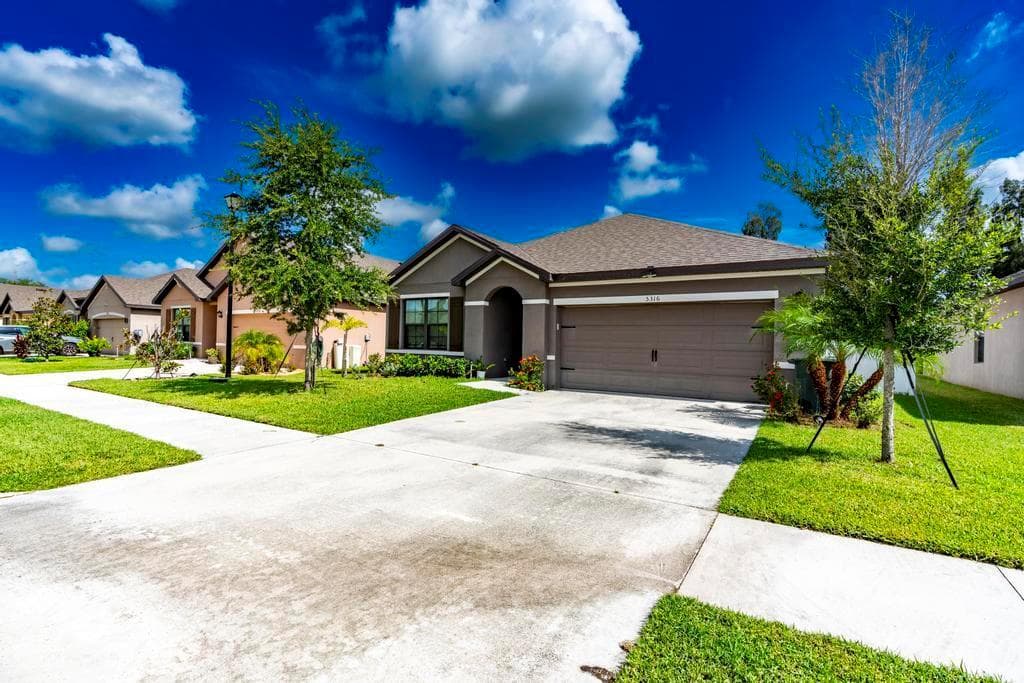 5316 AMUSEMENT Avenue, Fort Pierce, FL 34947 — zdjęcie 2