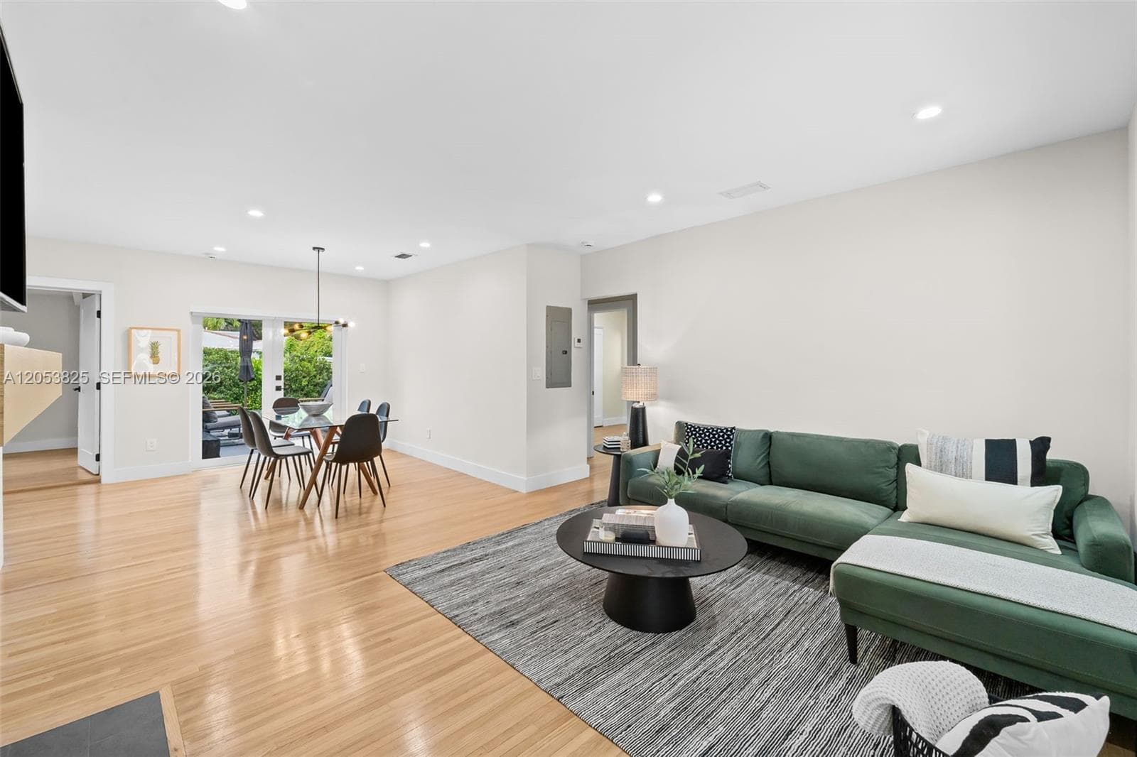 829 Granada Groves Ct, Coral Gables, FL 33134 — zdjęcie 3