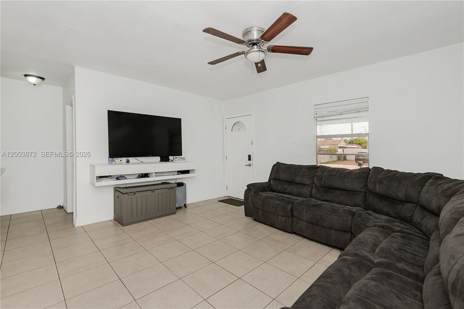 681 NE 1st Pl, Hialeah, FL 33010 — zdjęcie 5