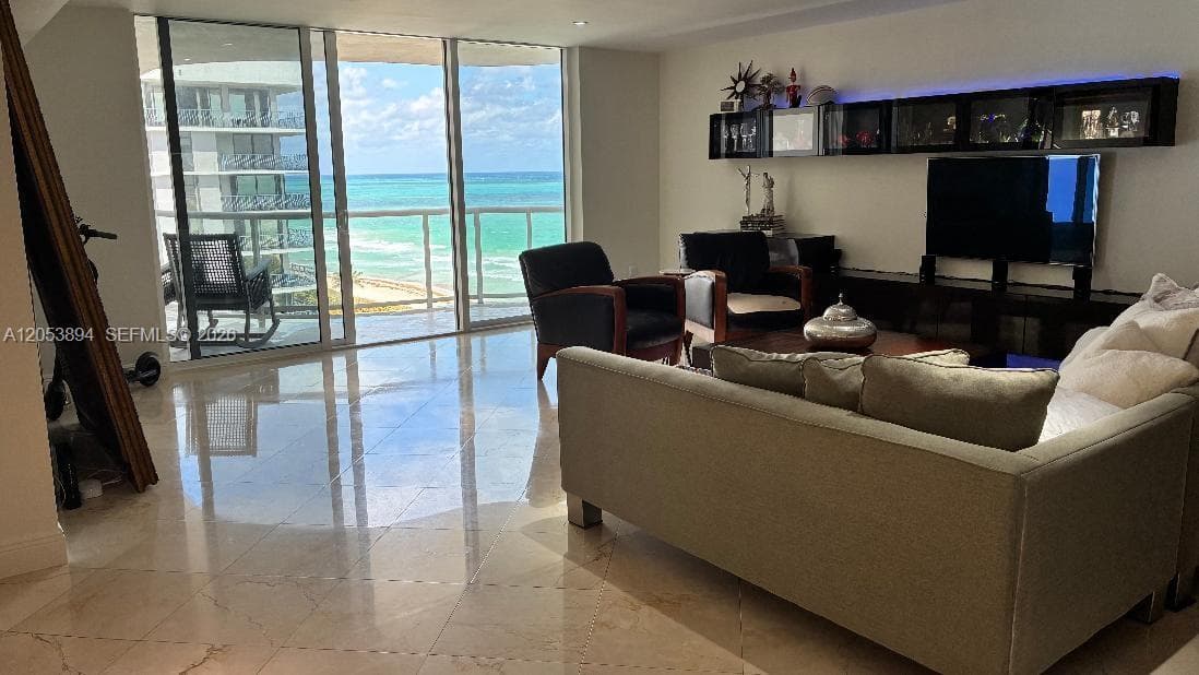 8855 Collins Ave # 11B, Surfside, FL 33154 — zdjęcie 2
