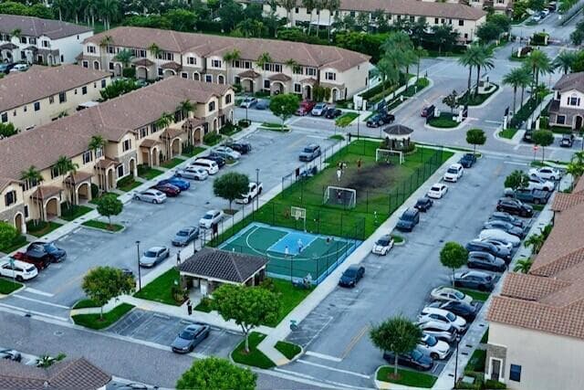 9207 W 33rd Lane, Hialeah, FL 33018 — zdjęcie 4